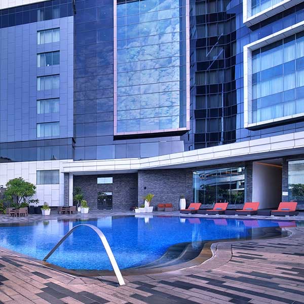 Grand-Mercure-Pool-600