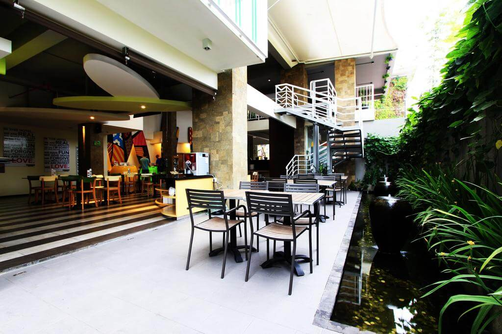Maxone Restaurant Outdoor