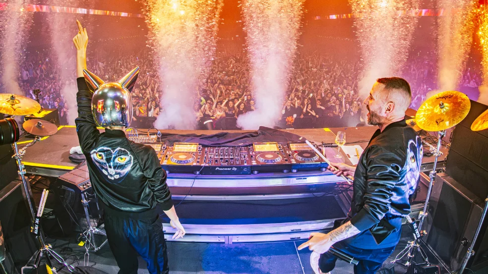 DWP Shoreline VVIP sofa experience — benefits that you get